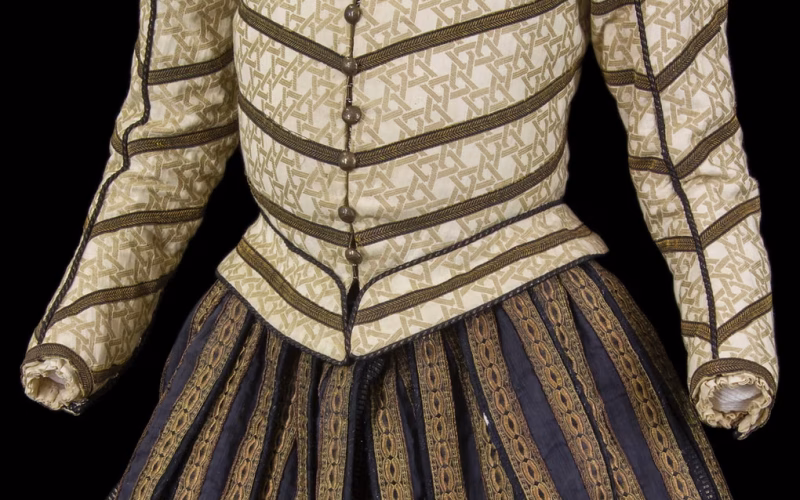 SHAKESPEARE clothing 3
